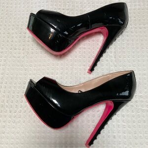 Black patent leather peep-toe platform stiletto heels Y2K Size 9 by Dots